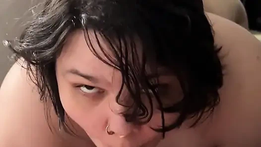 Минет и миссионерская поза толстушки в домашнем видео! Без макияжа и много спермы! Несколько камшотов на живот и волосатую киску