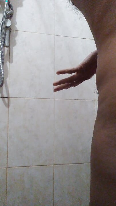 Melancap dengan mandi