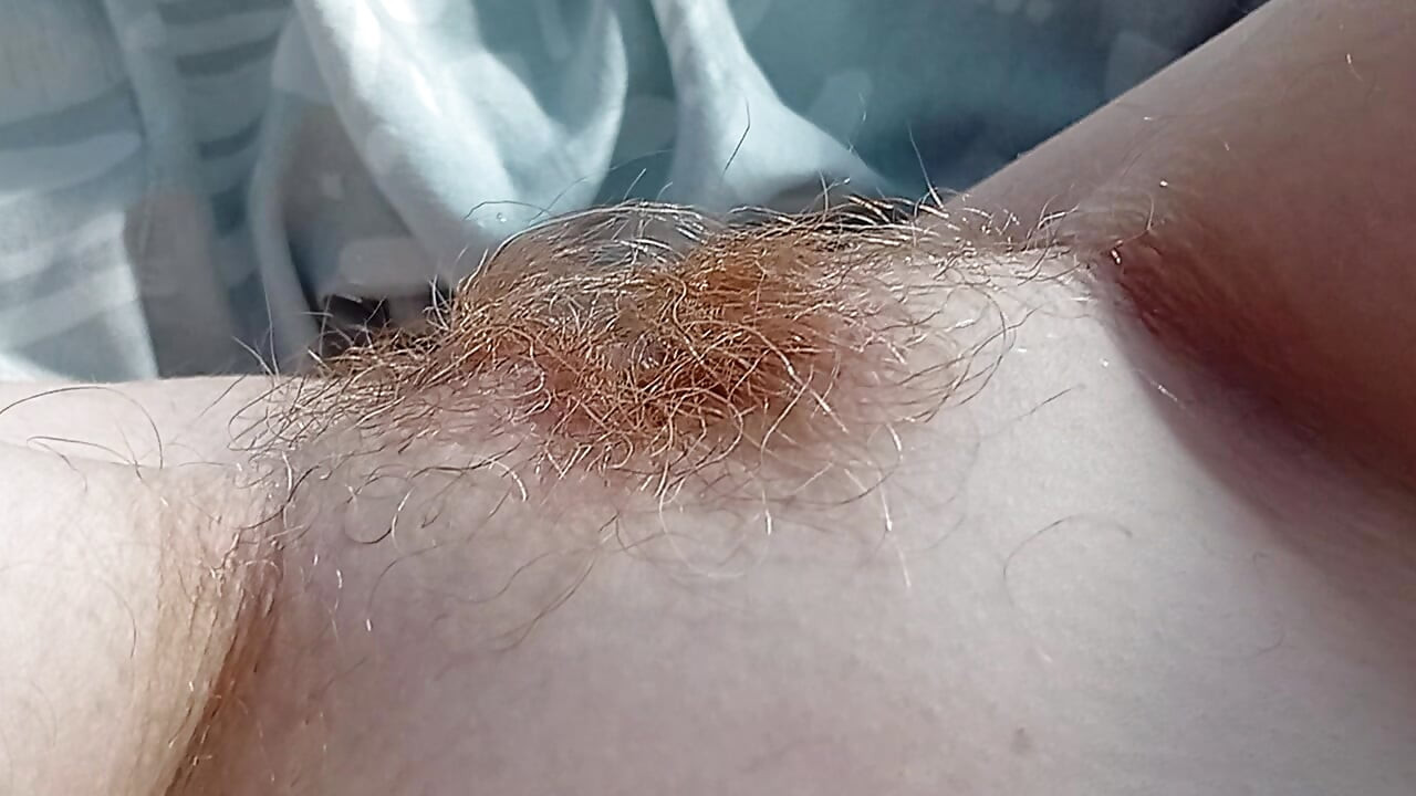 Showing my body : red pussy, lying on the sofa