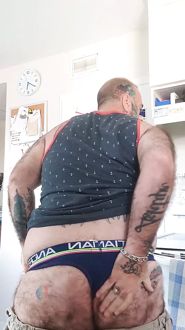 Daddy bear jerking and Cummings while preparing supper