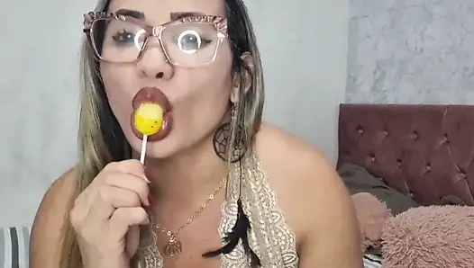 Bianca Naldy Exchanged the Lollipop for Cum in the Face