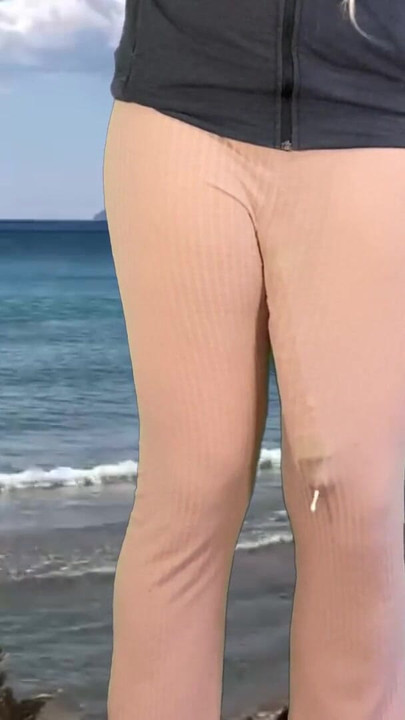 Epski trenutak iz "Ogroman kurac, shemale sperma na plaži"