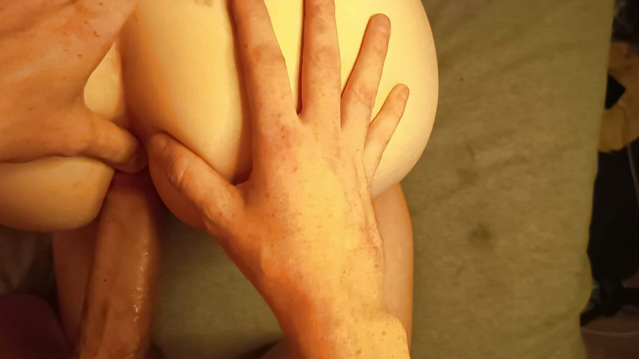 Eu gozo na cinta com dildo