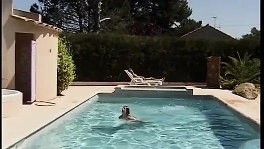 Blonde Hottie Stretched Wide in Sloppy Outdoor Fingering Frenzy