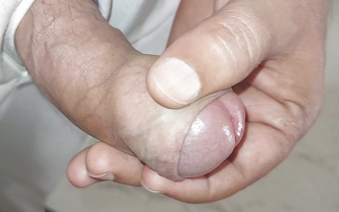 Dad gives me a fantastic handjob