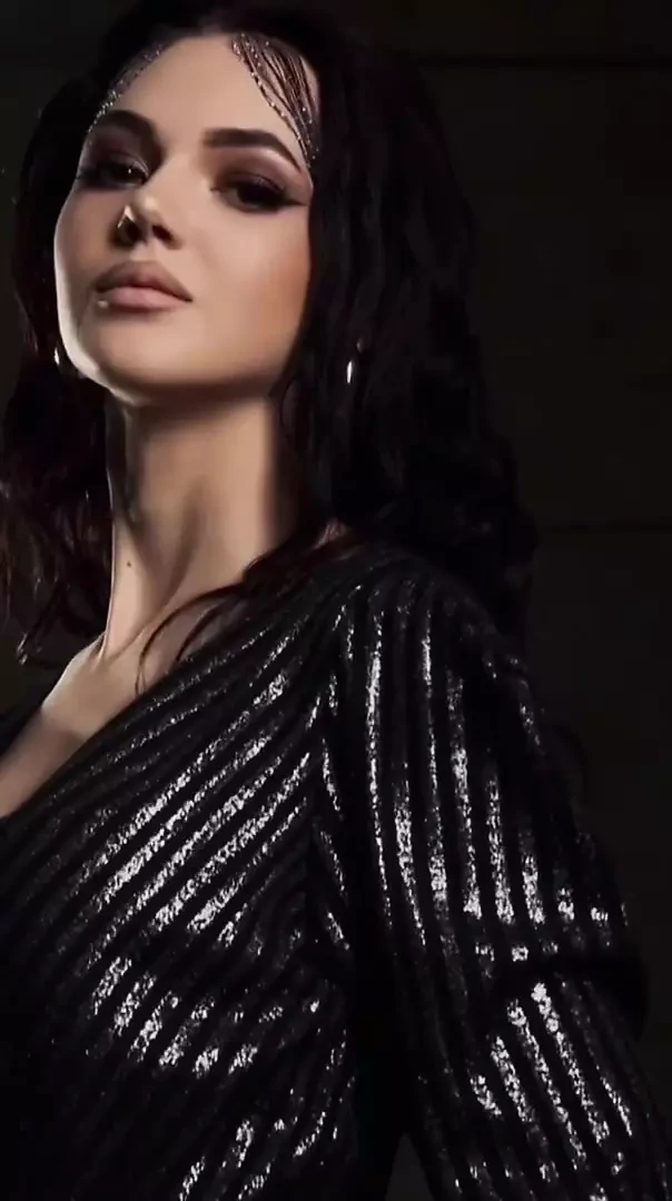 LeaGrines video
