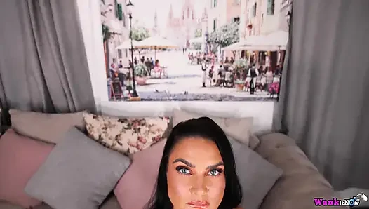 Seksi hatun Ashton unutulmaz bir sakso deneyimi yaşatıyor