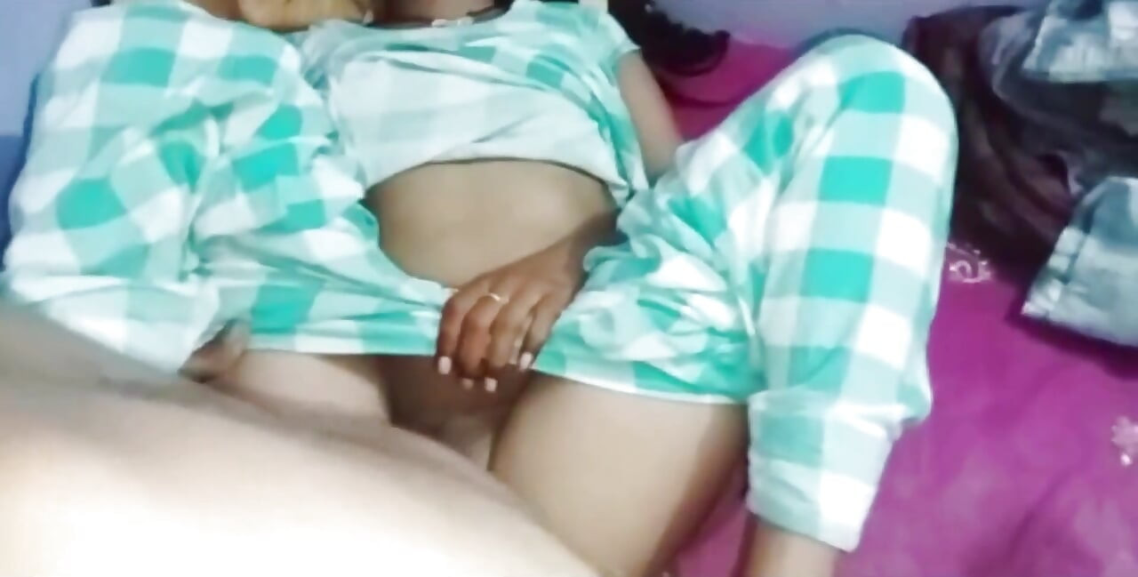 더버와 하드코어 섹스하는 귀여운 인도 인도 인도 바비