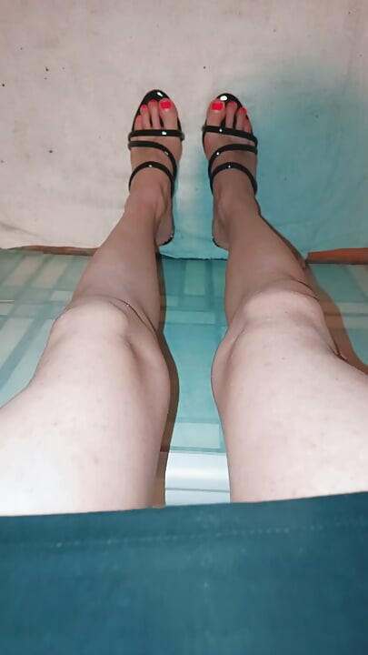 Kompilasi kaki seksi dan sepatu hak tinggi