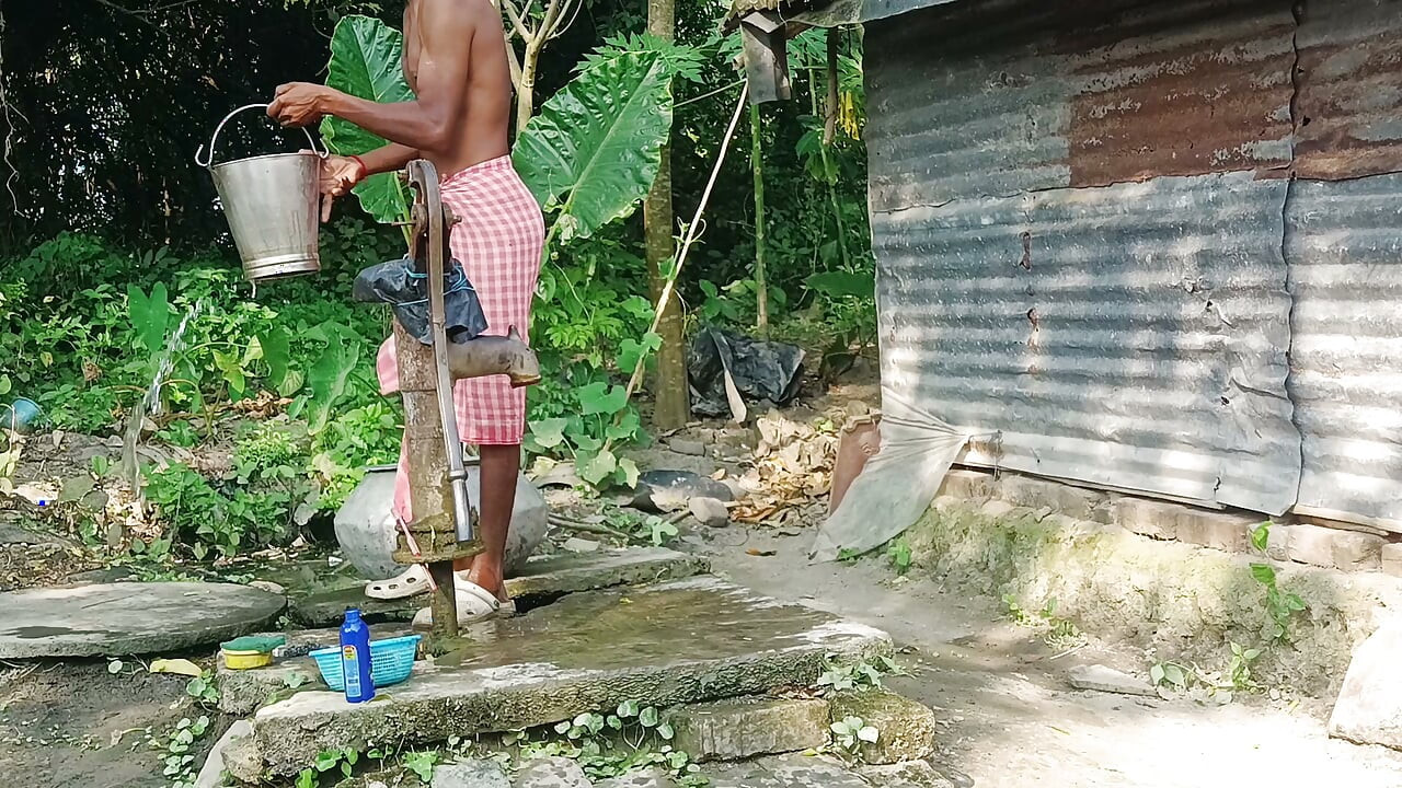Tha guy is to hot love this style bath