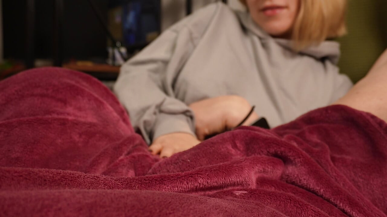 Watching TV together turned into a handjob with a premature and totally ruined orgasm
