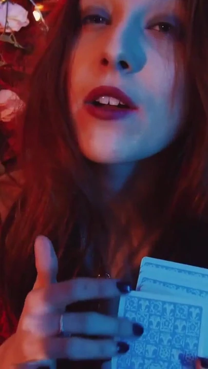 Detik menakjubkan dari "ASMR JOI - Permainan Tarot."