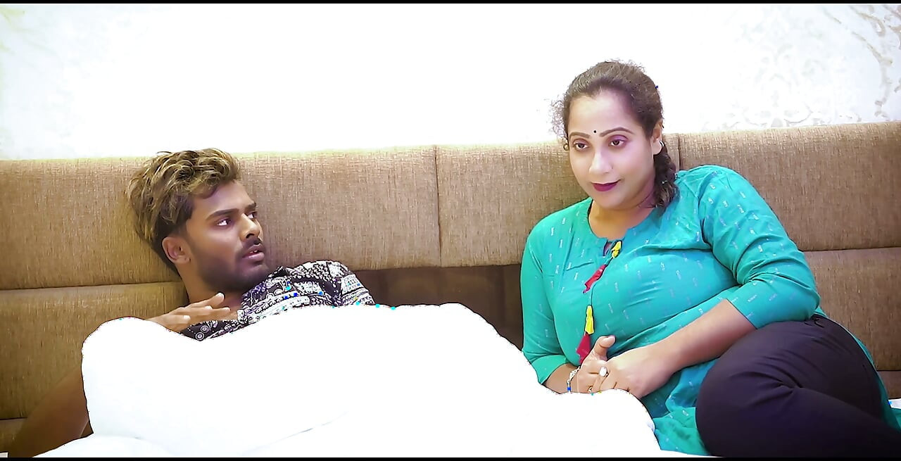 Bade Dudh wali Paros Ki bHabhi Ko water Mangne ke Bahane Chod Diya