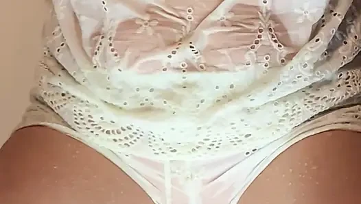 Yarak emiyorken boğazına işiyor