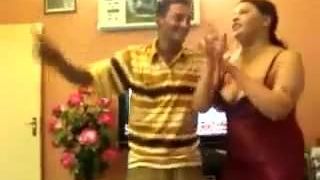 Arabska dziwka tańczy w domu dziwki