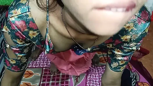 Die Schöne Sexy Schwägerin Gefickt, Nachdem Sie Ein Tuch Auf Ihrem Mund Gefesselt Hatte