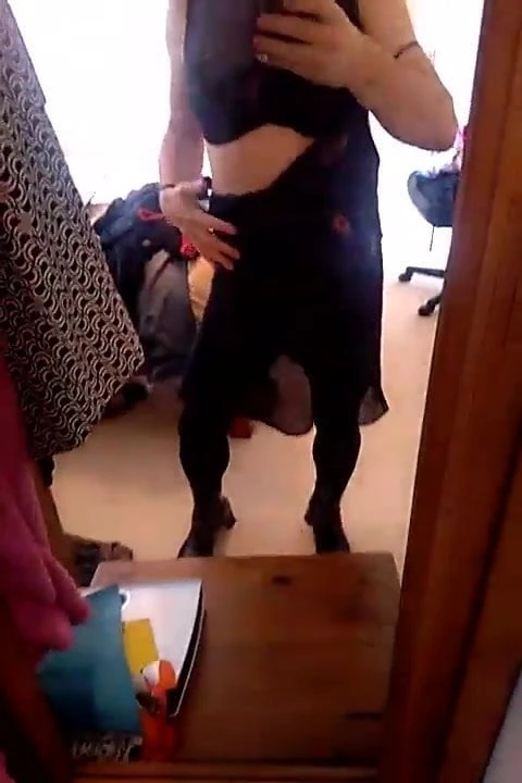 Vestida jugando duro clítoris
