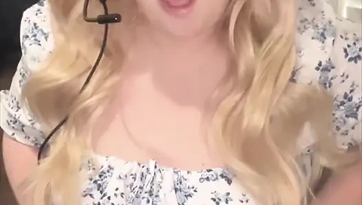 Ролевая игра с беременностью, мастурбирует через спазмы