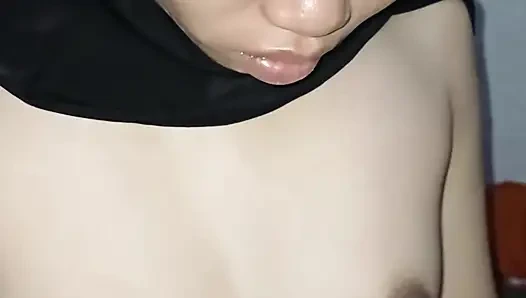 The charm of an Asian 18-year-old hijab girl