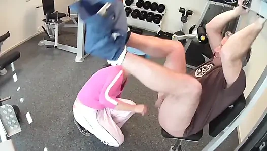 Блондинку-игрушку Отдолбили И Отсосали Яйца Мужики