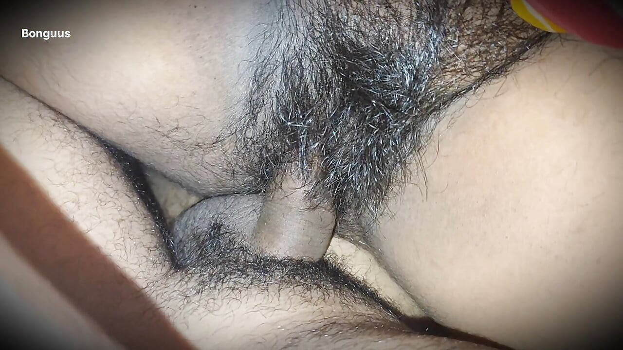 Desi Aunty fucking at night when she's home alone