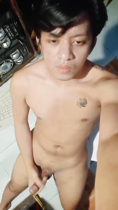 Χαριτωμένη Ασία Twink Wanking - Σκηνή στούντιο