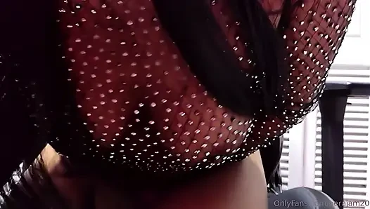 Fingers in my Creamy Pussy – Gamer Chair & Heels