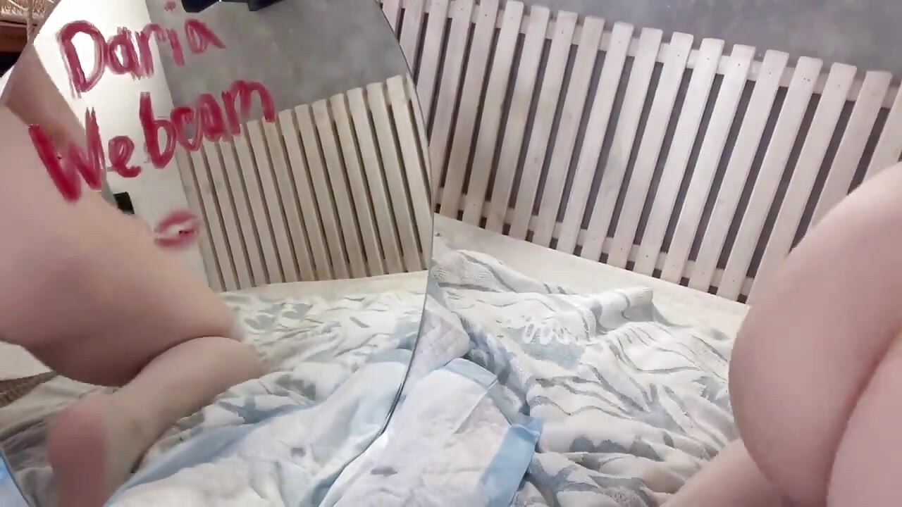 Домашнє порно відео з веб-камери Дарія! Сквірт перед дзеркалом! від реалістичного кока