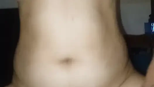 Pürüzsüz vücutlu amcık dar iç çekiyor harika Asyalı kadın