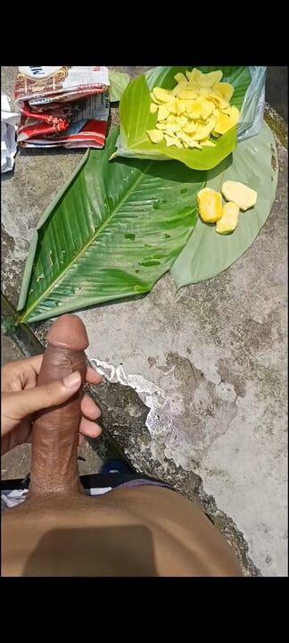 I took off my clothes and masturbated by the roadside