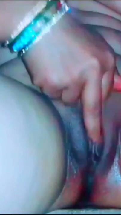 Hot Indian Beautiful Sexy Asian Village Hot Girl With Amazing Pussy Fitness Your sister-in-law with fair pussy is peeling and | Clip 1