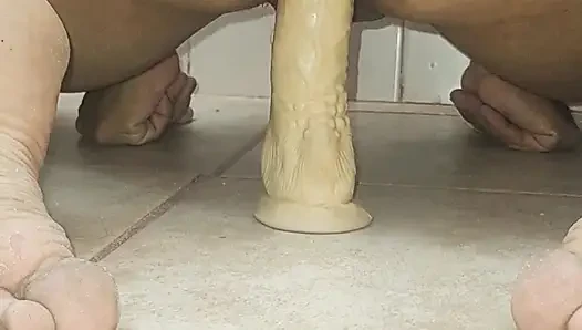 Eşcinsel motelde biniyor