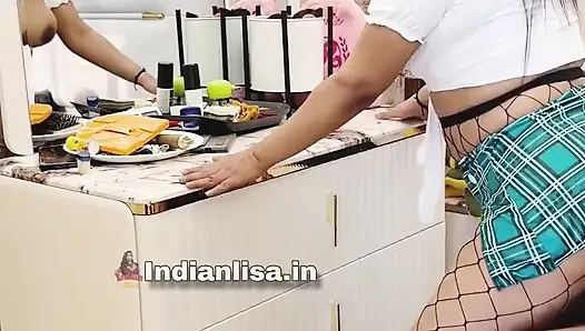 Ich habe mein zimmermädchen zu einem pornostar umgerüstet und in den mund gespritzt