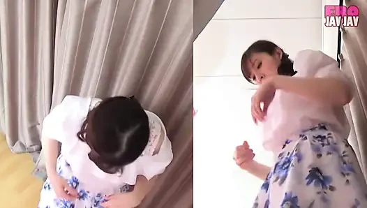Sesi pemotretan pribadi amatir yang berani menangkap momen menggoda rok dan sudut sensual - pt.3