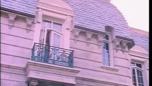 Cewek hot rambut pirang ini dientot dari belakang sama kontol besar pria kulit hitam