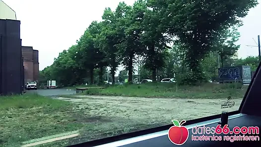 Der öffentliche Auto-Ficker: Heiße Brünette (26 Jahre alt)