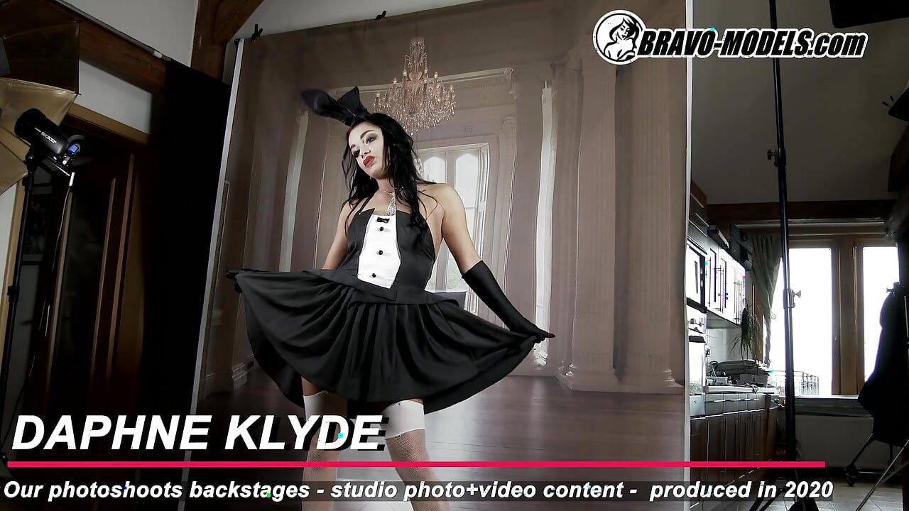 388-Backstage photoshoot Daphne Klyde - Adult