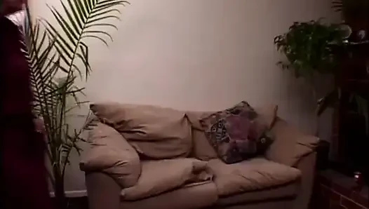 Lesbian tua dan muda lagi asik jilat memek pakai dildo (film lengkap asli.)