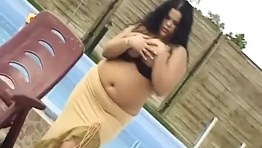 Tante gemuk jerman ini suka muasin tubuh aduhainya