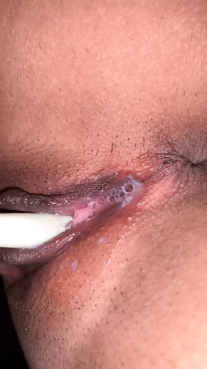 湿润的阴户，阴户滴水。