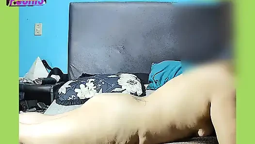 Üvey kız arkadaşım yarağımı götüne sokmadan önce bana yarak sakso çekiyor!