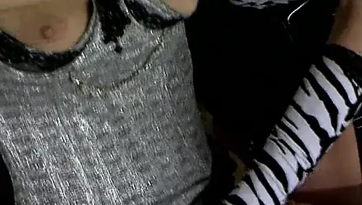Cewek perancis lagi asik seks threesome sama kontol besar sampai dicrot di dalam