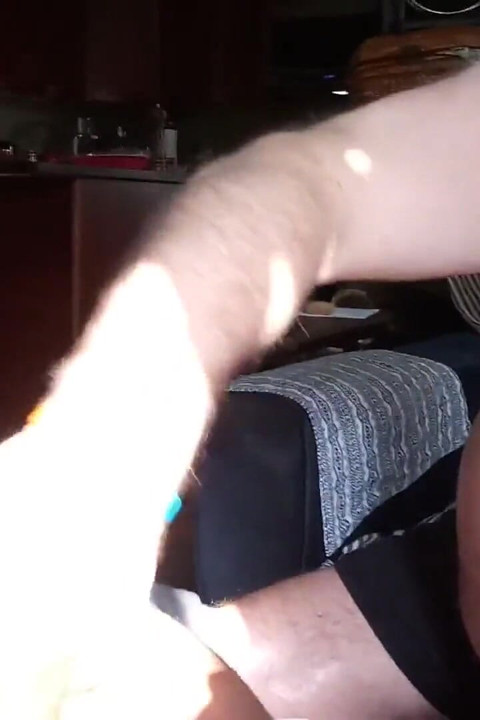 Mastürbasyon yapıyor! Kennie jai ayıdan elle muamele alıyor