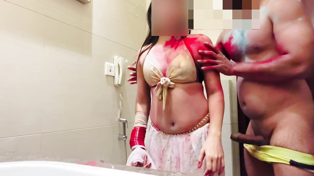 On Holi, Bhabhi had a lot of fun on the pretext of applying color in the shower of sexy sister-in-law