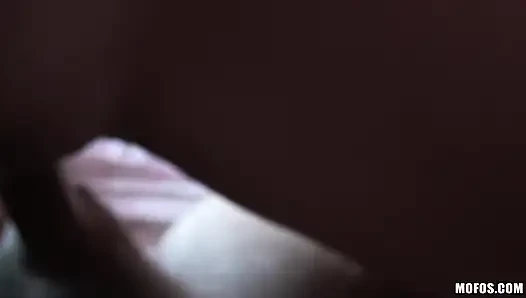 Aku tahu gadis itu - dahlia sky dan brittney banxxx berbagi satu kontol dan merekamnya untuk bersenang-senang