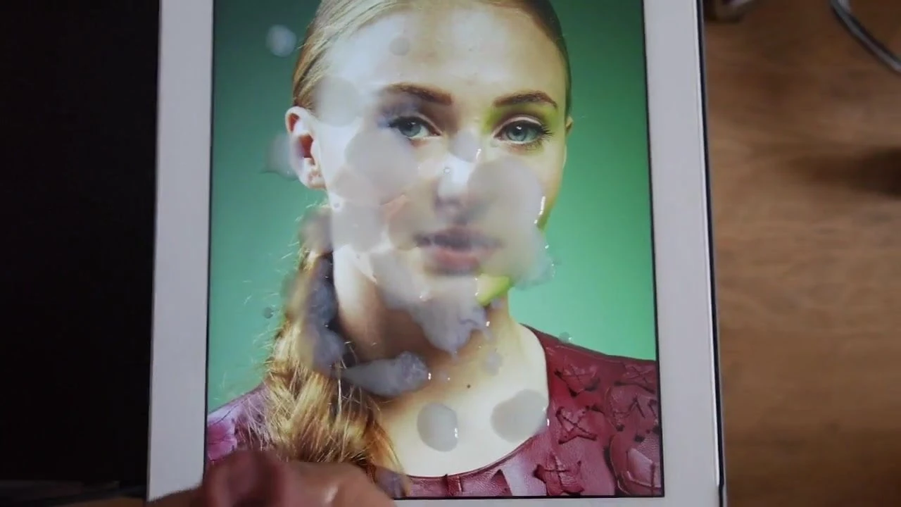 Éjaculation sur Sophie Turner - août 2014