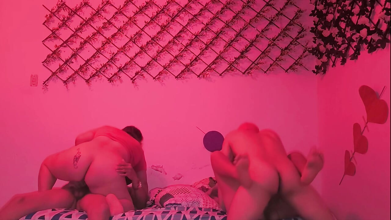 Two couples fuck simultaneously with cheap whores from India