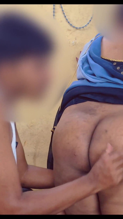 Detik menakjubkan dari "Seks panas bhabhi Bangali dengan Padosi"