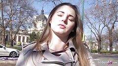 Cercetașă germană - fată tânără țâțoasă de 18 ani Lucie agățată și futută