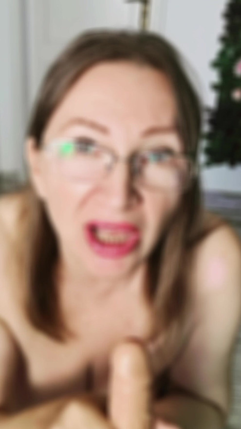 busty GILF do blowjob